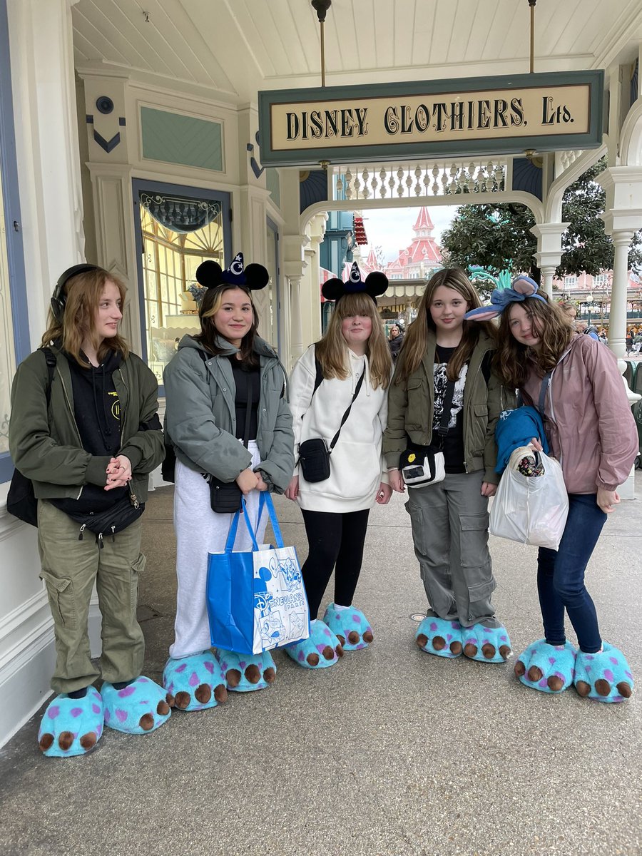 Ellowes Hall Art & Food. tweet media