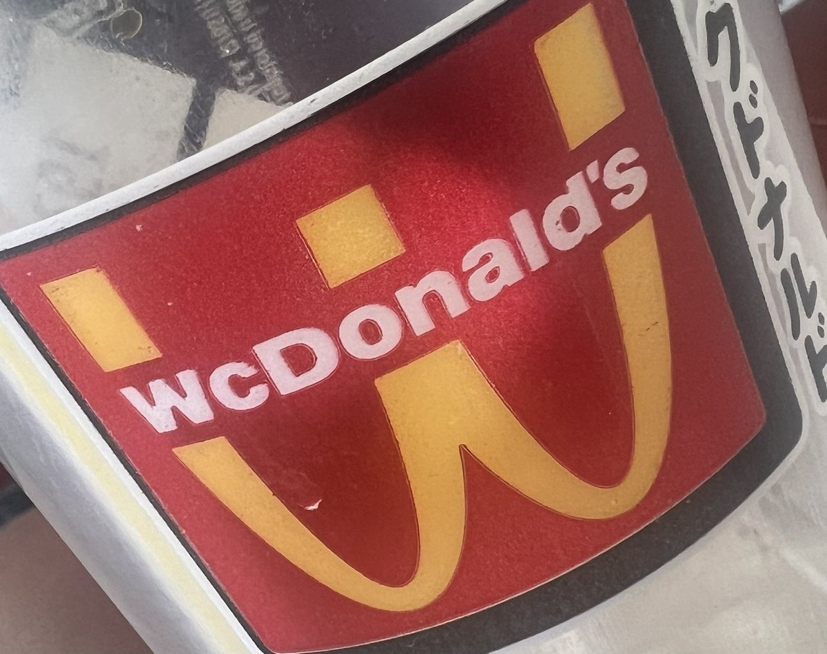 PegMtz's tweet photo. And my last name is Wartínez or, WcWartínez on St. Paddy‘s Day 🍀 #WcDonalds #McDonalds @McDonalds https://t.co/6YLkKJXDEz
