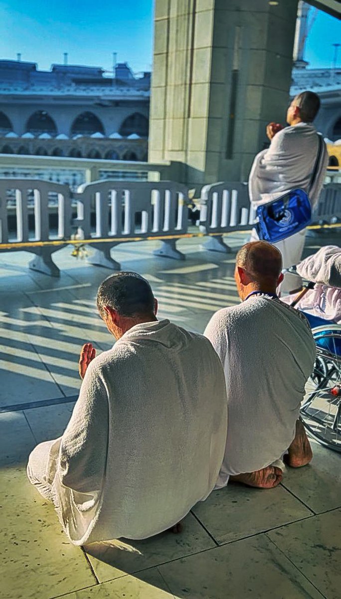almahaa_alotibi's tweet photo. للصائم دعوة لاتُرد.🤲🏻
      تهادوا الحُبّ غيبًا بالدُعاءِ.  🕌🌙 https://t.co/D7drMO0VxJ