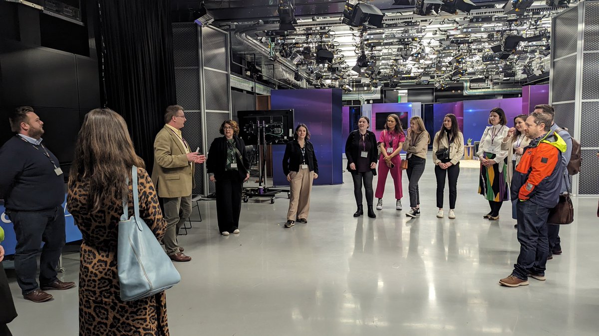 Thank you to Non Williams, Abi Lawrence and Gareth Davies <a href="/BBCWales/">BBC Wales 🏴󠁧󠁢󠁷󠁬󠁳󠁿</a> for make yesterday's <a href="/CIMinfo_Wales/">CIM Wales</a> #MarketingInspire tour and Q&amp;A so memorable. It was such a great bonus to bump into <a href="/DerekTheWeather/">Derek Brockway - weatherman</a> and <a href="/huwstephens/">Huw Stephens</a> - as delightful in person as on air/screen #CIMEvents