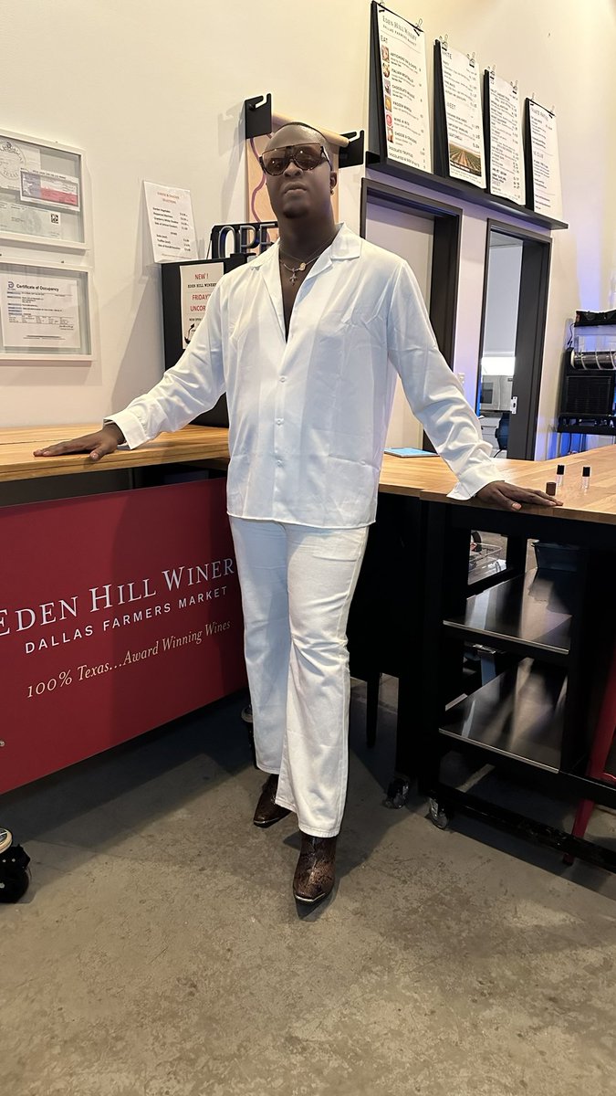 ShawnLorde's tweet image. Black outside ✨
Yall missed me? 
#ChampionsLeague #ChasingDallas
#ChasingReality #FashionBlogger #fypageシ