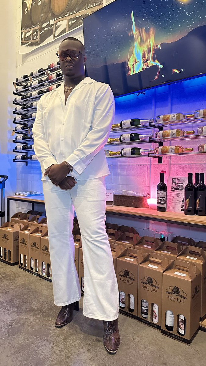 ShawnLorde's tweet image. Black outside ✨
Yall missed me? 
#ChampionsLeague #ChasingDallas
#ChasingReality #FashionBlogger #fypageシ