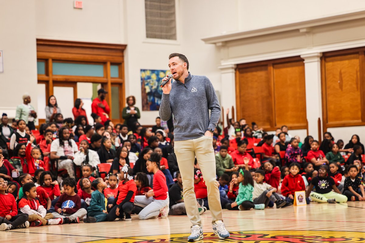 Pat Connaughton Foundation (@pcfoundation24) on Twitter photo 🗣️ <a href="/pconnaughton/">Pat Connaughton</a>: "Our goal is to pick those schools that need it most, but also are utilizing the court for more than just basketball. They have the ability to really have an impact on the trajectory of a young kid’s life."
Thread ⤵️ 🗣️ <a href="/pconnaughton/">Pat Connaughton</a>: "Our goal is to pick those schools that need it most, but also are utilizing the court for more than just basketball. They have the ability to really have an impact on the trajectory of a young kid’s life."
Thread ⤵️