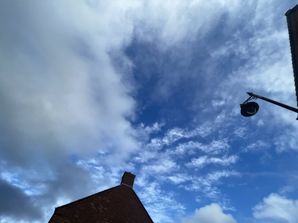 d11wne's tweet photo. #HAARP hidden behind #clouseeding this is against the #Nurembergcode @Embamexru have BANNED SUN DIMMING & #chemtrails our @UKHouseofLords @UKParliament @DefraGovUK MURDERING US! @TuckerCarlson
#UNgenocide
#SAI
@SteveBarclay
@metoffice
@demo2020cracy
@BGatesIsaPyscho https://t.co/ljjnIgKJHG