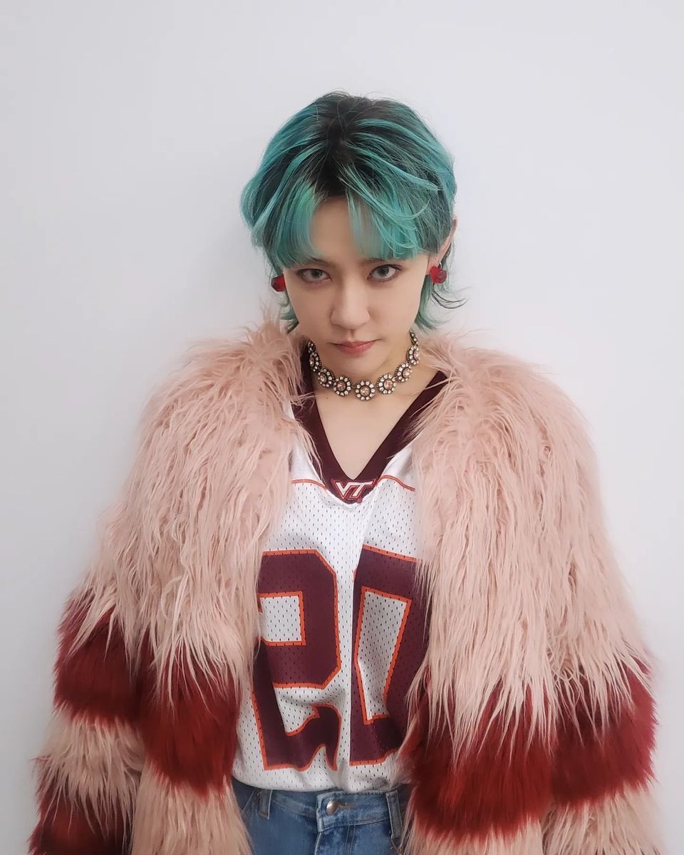 gwsnstagram's tweet photo. [#MIYA] 📸 miya_lvl38 post  

Isn't this outfit in the music video cute? 😽

#공원소녀 #GWSN #미야 #ミヤ #宮内晴香 https://t.co/7A4XU9spUO
