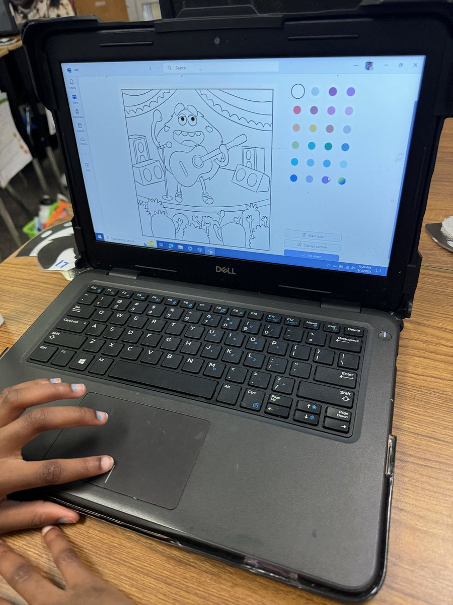 The updates in #reflect are 🤩! 4th grade Ss dove right in and lovedddd choosing their favorite way to take a moment and check in with themselves! The guess the emotion game is adorable! #onslowdlt @MicrosoftTeams