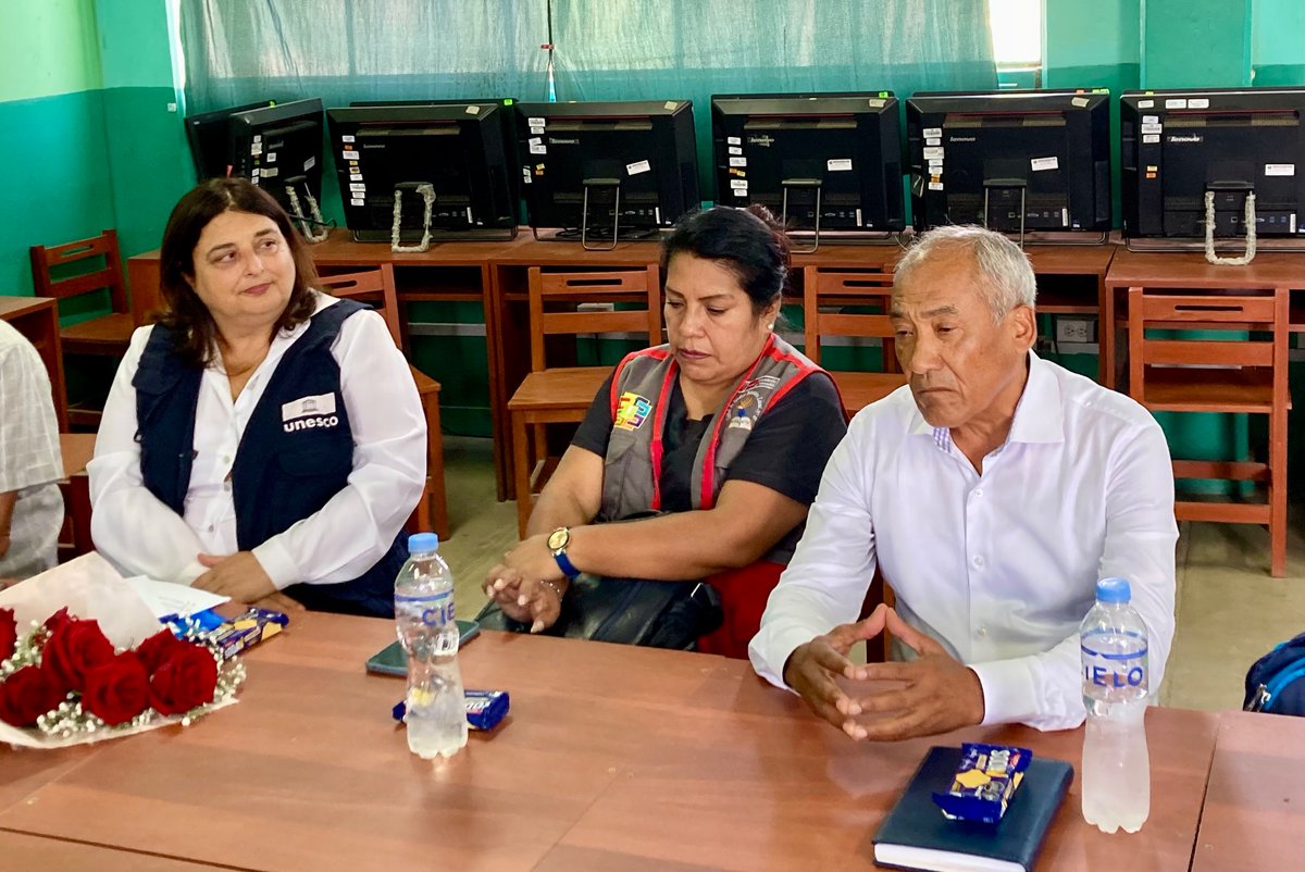 UNESCOperu's tweet photo. "Esta visita nos permitirá seguir contribuyendo al liderazgo para transformar la #educación en #Huaral por el que apostamos desde 2023. También conocer sus expectativas para atender mejor a sus necesidades" señaló @GuiomarAlonso Representante de @UNESCOperu 🙌
#ProgramaHorizontes https://t.co/smqVjashei