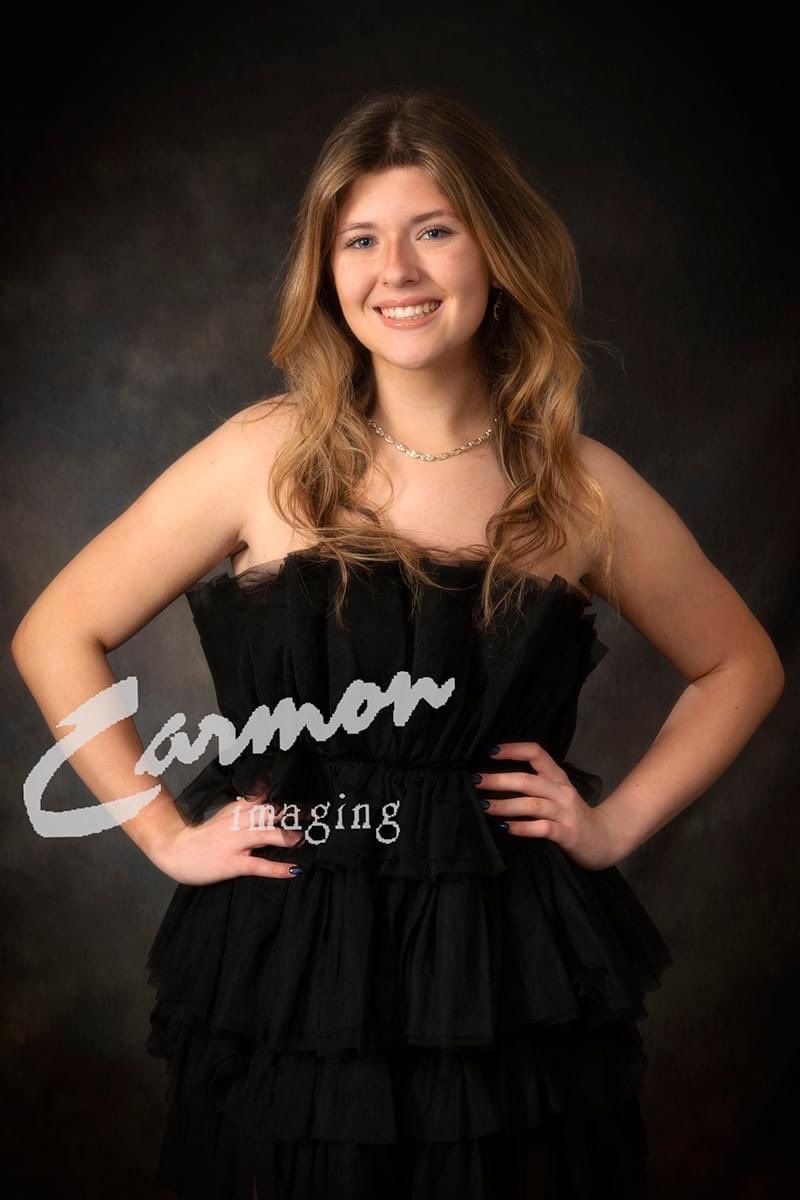 I've watched Maddie grow up from a little girl to a beautiful, confident young lady. Let me tell you NOTHING is as beautiful as confidence is.  
#teens #teenphotography #shoes #formal #headshots #blackandwhite #bwwednesday #nikon #kyphotographer #carmonimaging #ilovemyjob