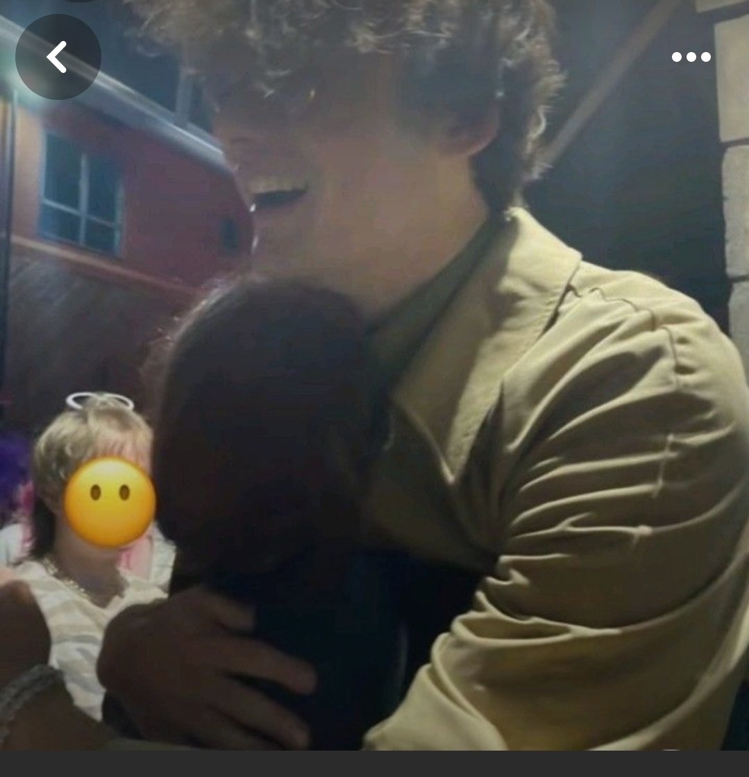 DakotaSoot's tweet photo. I want wilbur to hug me and tell me its all going to be okay, to whisper sweet things to me and let me vent and cry in his arms IM BEGGING YOU, ID KILL. https://t.co/jTG6LeUinW