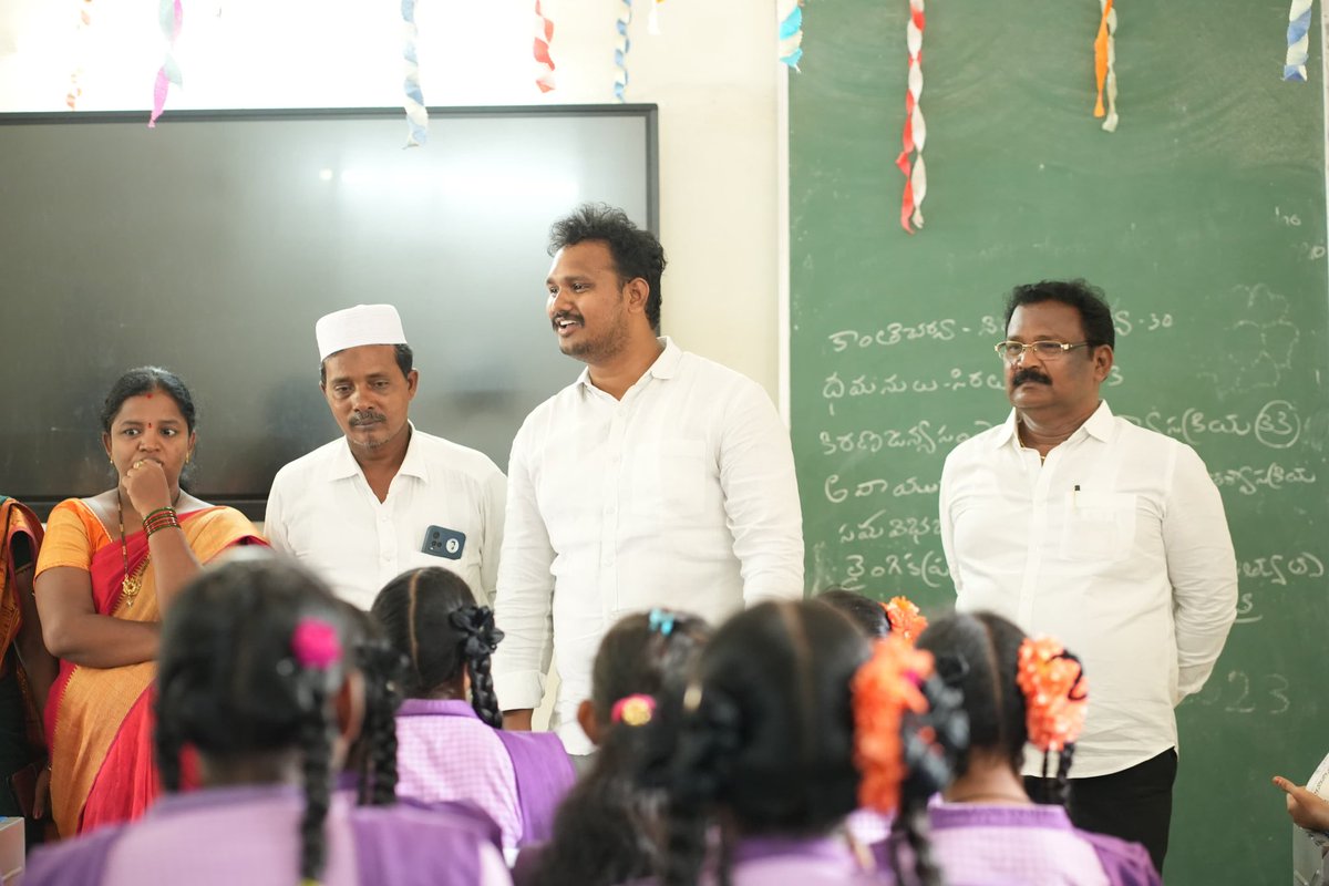 ImYanamala's tweet photo. Transformative reforms in education under HCM Sri @ysjagan gari governance are paving the way for a brighter future for the child in Andhra Pradesh.
#NaduNedu #APEWIDC 
#YSJaganDevelopsAP https://t.co/Zpnq9srIxf