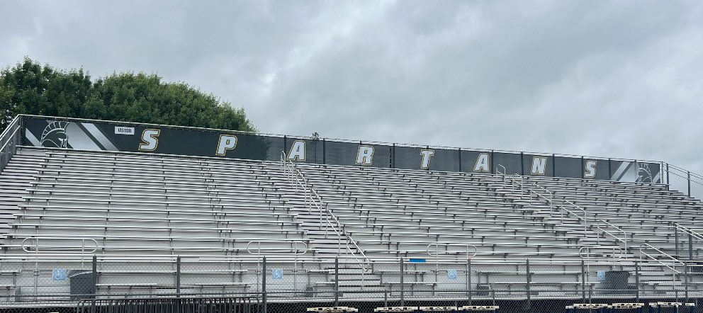 cgarr_62's tweet photo. These screens look awesome. Thank you Coach Rankin @4vert and @StratfordFB1 for the opportunity to do this project for you. We hope you enjoy. 
#GATA 
#SpartanPride
#TRFacilityServices #CustomWindscreens #FacilityWork https://t.co/zH9YQkH6aw