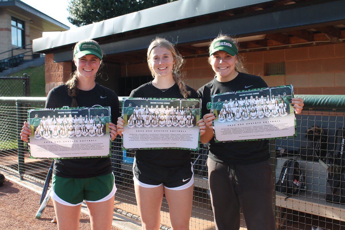 UpstateSoftball's tweet photo. 🚨 G I V E A W A Y 🚨

Be one of the first 1️⃣5️⃣0️⃣ fans at Cyrill Stadium for Saturday’s doubleheader vs. Radford (1pm/3pm) and receive a FREE team photo poster.

After the second game, join us on field for autographs and get your poster signed by the team!

#SpartanArmy⚔️ https://t.co/JPDf6rCTNf