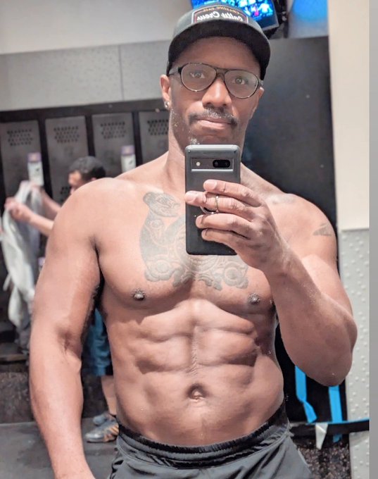 Giving Daddy. #workoutwednesday https://t.co/5YaUEbC2iR<a href="/tag/workoutwednesday"class="tags">#workoutwednesday</a>