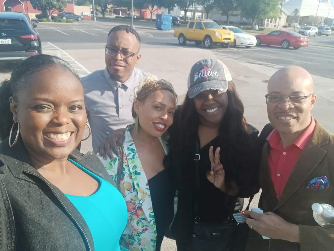 Had a meeting for the Social Media Lounge Houston!  Always great to connect w/people who u know & trust!  
Can’t wait 2 follow w/y’all on zoom & start building on the foundation!  @HermekaMorgan, @leewilson @TheDrDawn, @Sharoenbedford