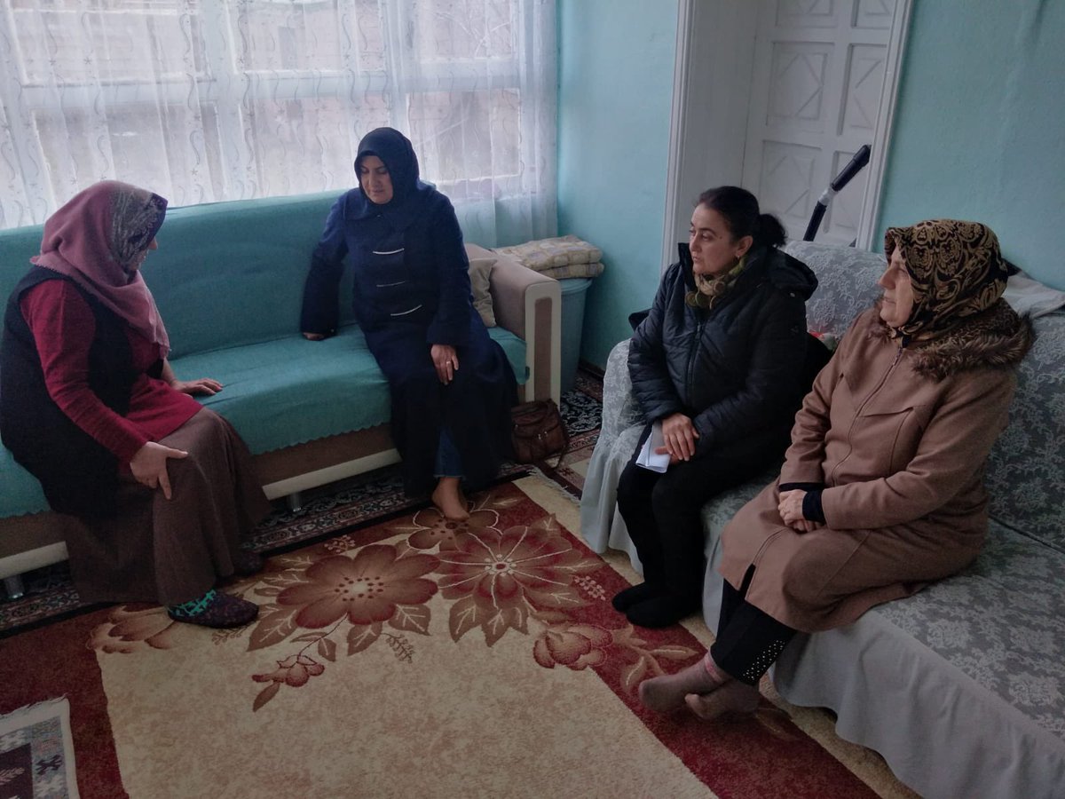 akkadinvann's tweet photo. 📍TUŞBA
➡️Altıntepe Mahallesi 

AKKadın Van #Ramazan🌙’da Gönül köprüleri kurmayı bir başka seviyor...

Kadın Kolları Sosyal Politikalar Başkanımız @TulayISIK10,Yönetim Kurulu Üyeleri ile; #Pulat ailesinin gönlüne dokunduk.

@aysekesir @Nilgun_OK @Hulya_Ozdag @CananBaranizgi @AKKADINGM @emreguray65 @havvaduran65 @ArvasAbdulahat @AK_PartiVan
