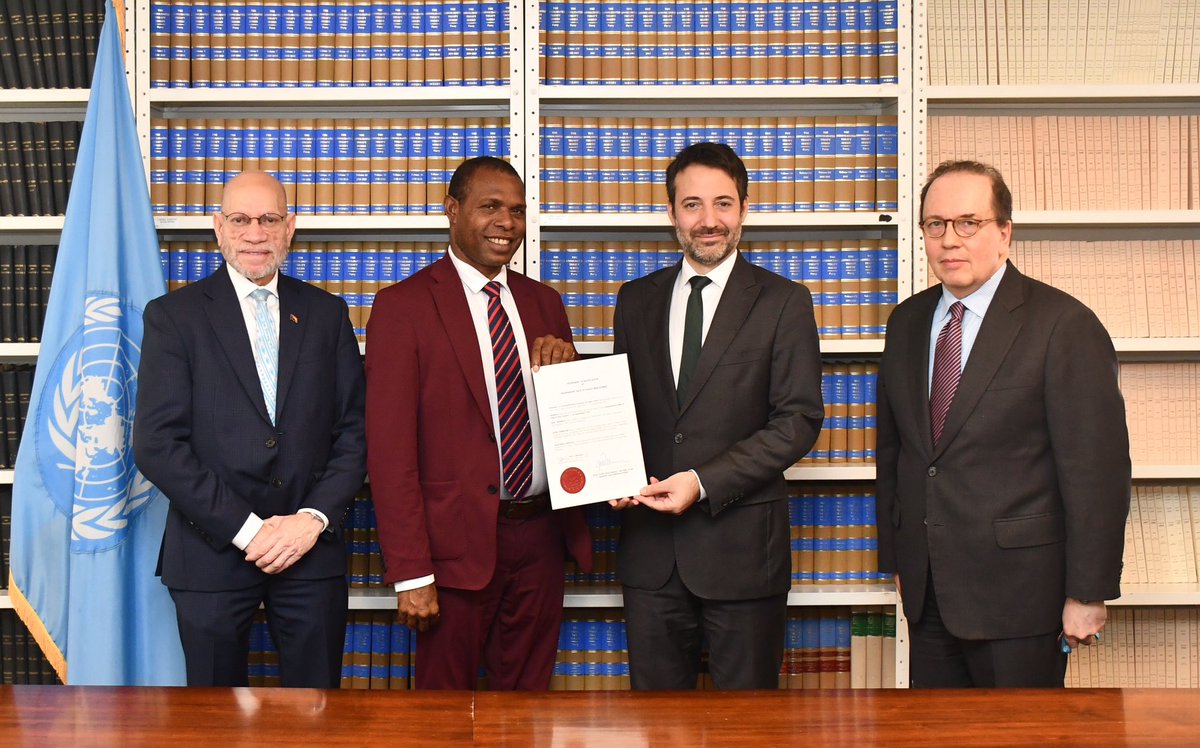 CTBTO's tweet photo. 📢 Exciting news! #PapuaNewGuinea 🇵🇬 has ratified the #CTBT, advancing the Treaty's universalisation in the Pacific region. Executive Secretary @_RobFloyd praises the move as a “crucial measure in today's international security context.”
🗞️ https://t.co/E8ieYOG50B https://t.co/Sfuj1SF67q