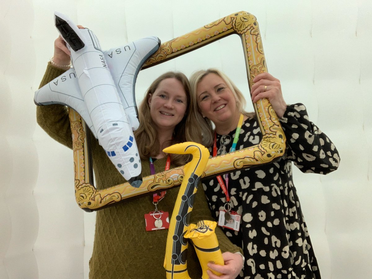 CareersWales's tweet photo. Great photos from today’s FE roadshow at @coleggwent 📸

We’re already excited for our next stop 🚗 

Keep an eye out on our socials to see where we’ll be visiting next 👀 #MovingOnMovingUp https://t.co/5v8Ua7llYU