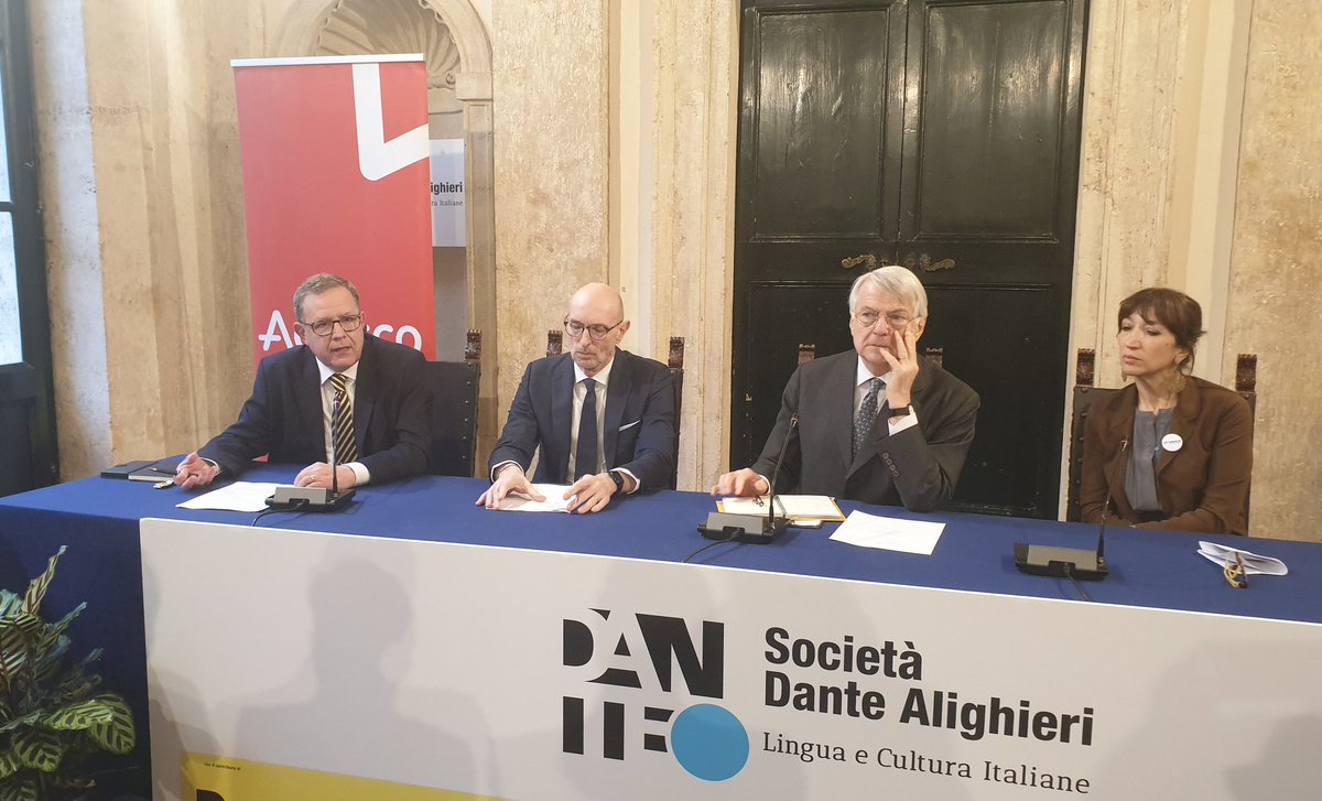 🟨🔵 A Palazzo Firenze il Vicesegretario generale <a href="/AVincenzoni/">andrea vincenzoni</a> porta il saluto della Dante all'incontro Inclusion@work, con <a href="/AdeccoItalia/">AdeccoItalia</a>, per l'inclusione linguistica, lavorativa e sociale delle persone in condizione di fragilità. Modera l'incontro il Vicepresidente <a href="/DeBortoliF/">Ferruccio de Bortoli</a>