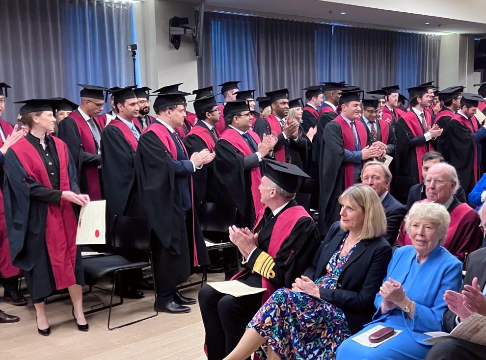 As part of his diplomates address, @TMitchellFRCS always asks the surgeons to turn and applaud their families and supporters. Congratulations diplomates and well done everyone who helps get them here 👏👏