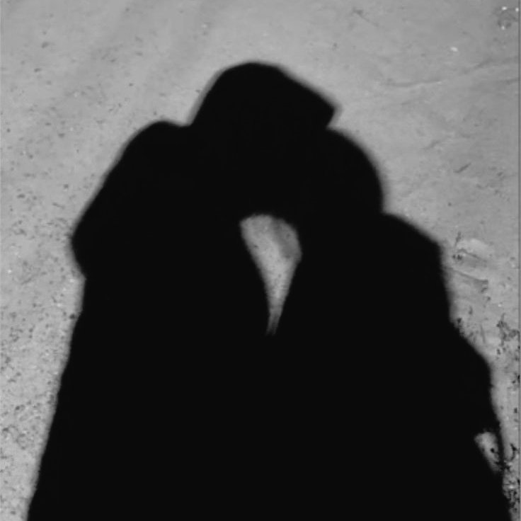 У моей любви сегодня праздник. 
Мой родной, мой хороший, мой единственный. 
С тобой и в рай, и в ад, и даже остаться в мире живых. Моё сердце бьётся в такт с твоим. 
С новым годом твоей жизни, Родя.🖤