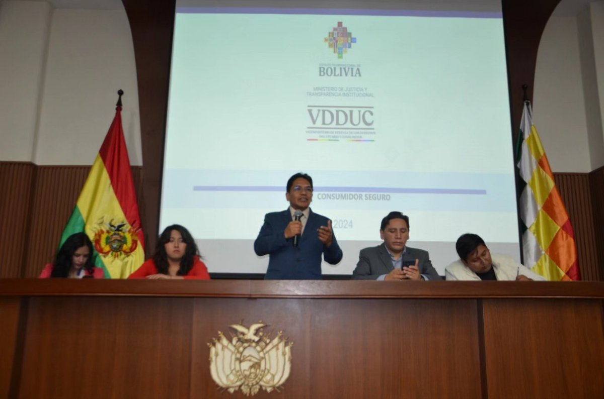 JusticiaBol's tweet photo. #JusticiaInforma | El Viceministerio de Defensa de los Derechos del Usuario y del Consumidor (#VDDUC), dio inicio a la Semana del Consumidor y la antesala al Día Mundial de los Derechos de los Consumidores que se recuerda cada 15 de marzo. https://t.co/sRUM1godwc