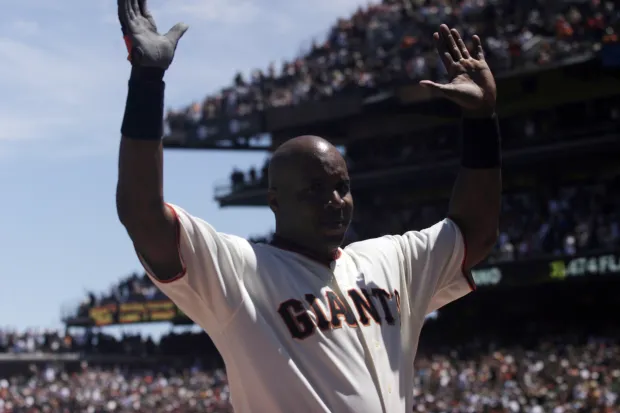 StatementGames's tweet photo. May 28, 2006 - Barry Bonds #SFGiants hits a 90-mph fastball from the #coloradorockies Byung-Hyun Kim over the center-field fence for his 715th career home run, passing #NYY Babe Ruth on the #MLB all-time list.

#MLBFunFacts History &amp; Nostalgia https://t.co/AOVwXYKoiX