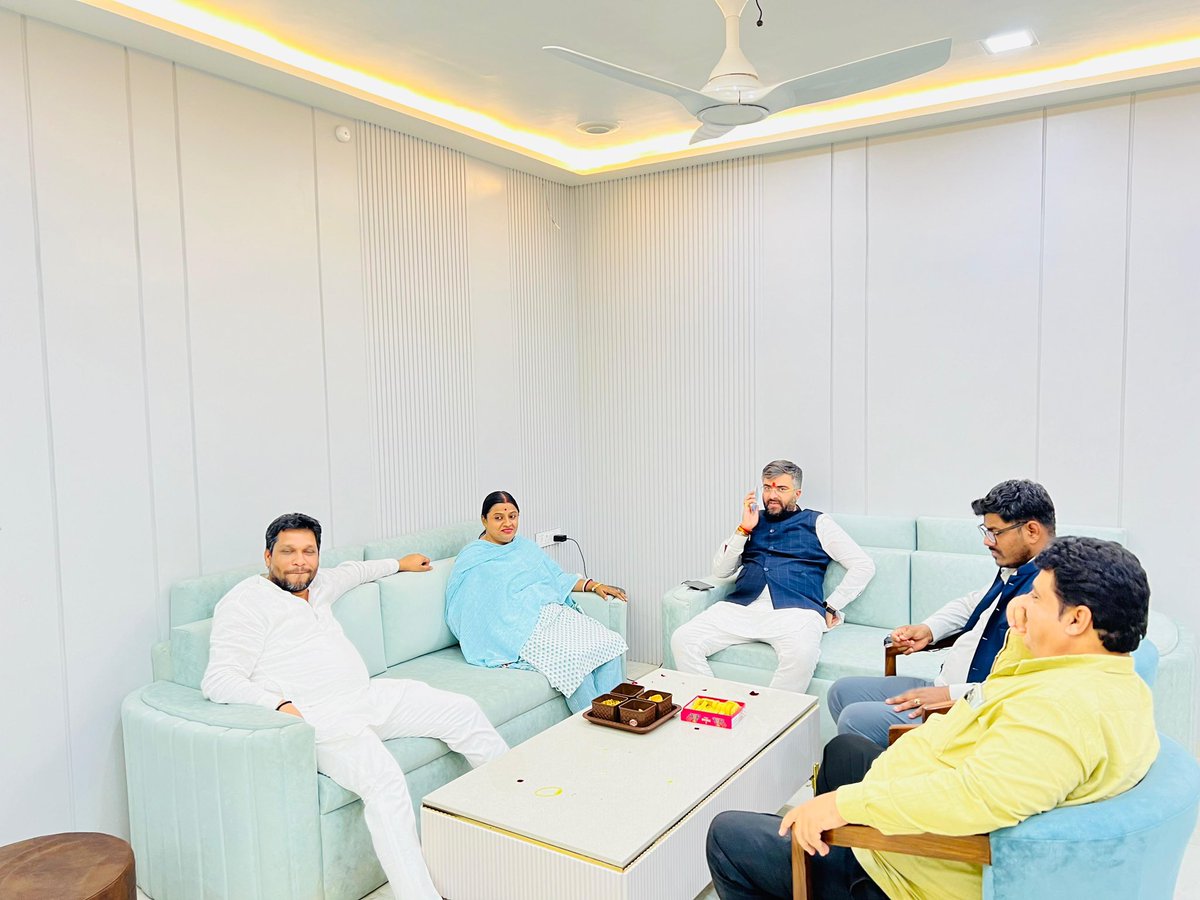 TirthwaniSanjay's tweet photo. आज नगर में प्रिय जनों से आत्मीय मुलाक़ात की।
#narendranodi #bjp4india #bjp2024 #bjp4bharat
#sanjaytirthwani #sanjay4satna #sanjaytirthwanibjp #sanjay4bjp #bjp4mp #bjp4satna #satnabjp #sanjaytirthwani4bjp #satnaloksabha #संजय_तीर्थवानी #prosat https://t.co/U3RTW3Hjpx
