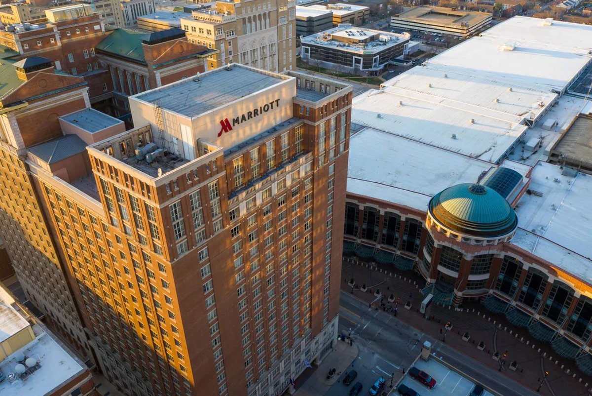 Explore St. Louis while staying in the heart of the city.

On your next trip book your hotel with Marriott St. Louis Grand: buff.ly/430HCdK
.
.
#MarriottStLouisGrand #HelloSTL #HelloMarriottSTL #explorestlouis #staycation #explorestl #travelstl #STLhistory