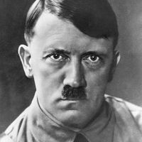 NOTHUTCH1's tweet photo. I read an article on Hitlers rise to power on the National WWII site.

Wake up people.

These two are the same.
Same agenda
Same tactics
Dont let history repeat.  Learn from it https://t.co/u3UDDg1e7h