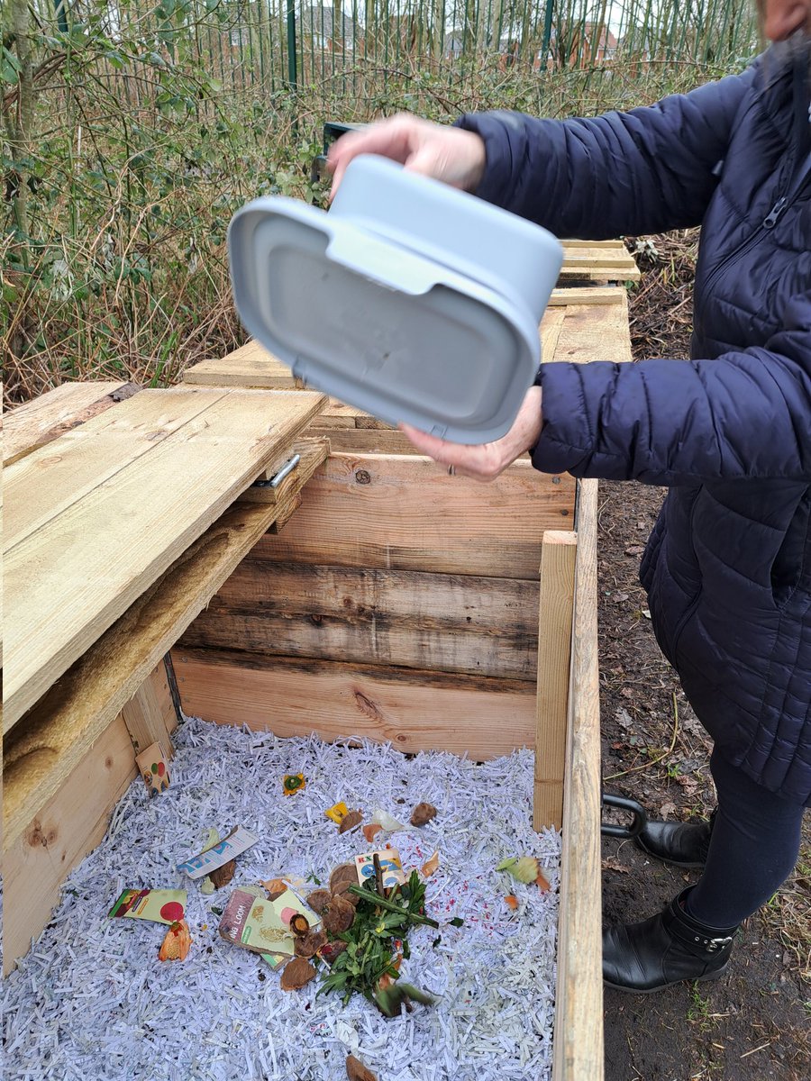 therapygardenNW's tweet photo. The food composting begins ! 2 residents brought their waste today and we had one new member #reducefoodwaste #CompostWeek #communityhub https://t.co/cenvyDRrFd