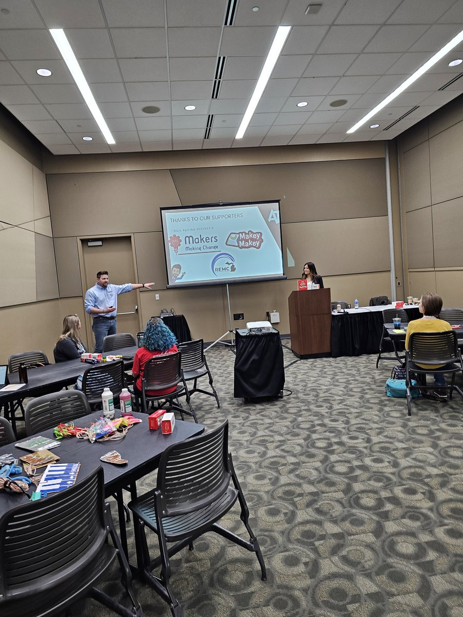 Workshop round 2! <a href="/KatieButzuOT/">Katie Butzu</a> and <a href="/MrMarkLyons/">Mark Lyons</a> getting started! #MACUL2024