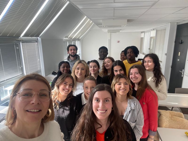 🎉 Félicitations aux brillants étudiants de Futurae pour leur excellent travail sur le projet NRJ ! 🚀 Un grand merci à #MarieNoelleLeMoal et à toute l'équipe NRJ pour votre contribution exceptionnelle à ce projet. #Éducation #Communication #Marketing #NRJ #Talents