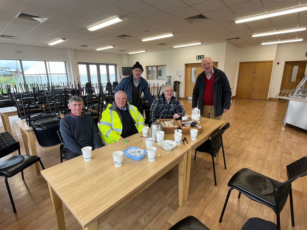 ConnachtGAA's tweet photo. 🌳 Huge thanks to our mighty volunteers who planted over 200trees on the walkway at the Connacht GAA COE this week as part of #TreeWeek!

#TreeWeek2024 #treesontheland
@climate_ambass https://t.co/qpLxpFnX5L
