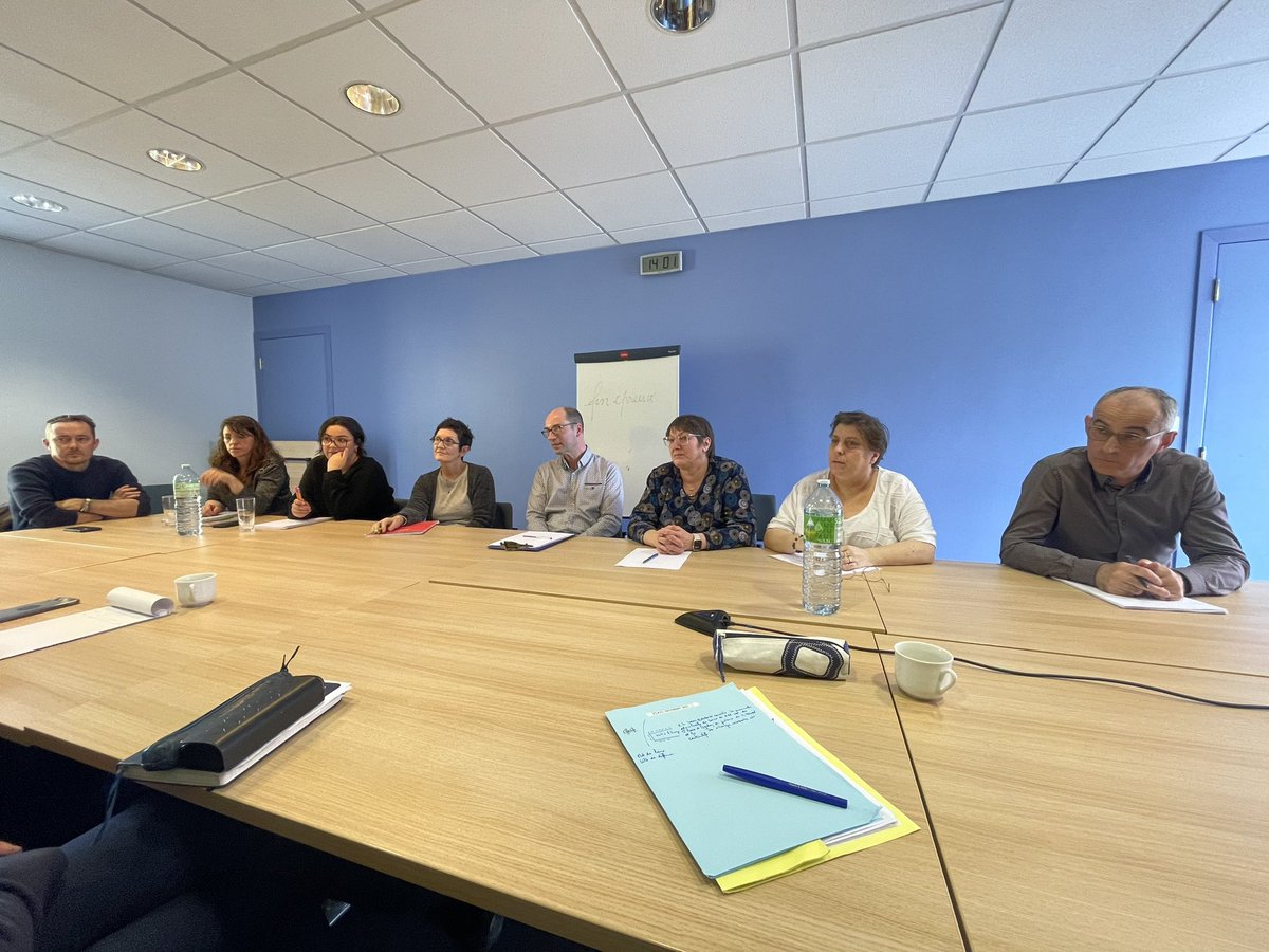 M.le DASEN de <a href="/dsden61/">DSDEN61</a> rencontre les personnels administratifs du Service de l'éducation nationale de St Pierre et Miquelon en présence de M. Tegon et de Mme Coene. Des échanges nécessaires et constructifs.
<a href="/ac_normandie/">Académie de Normandie</a>