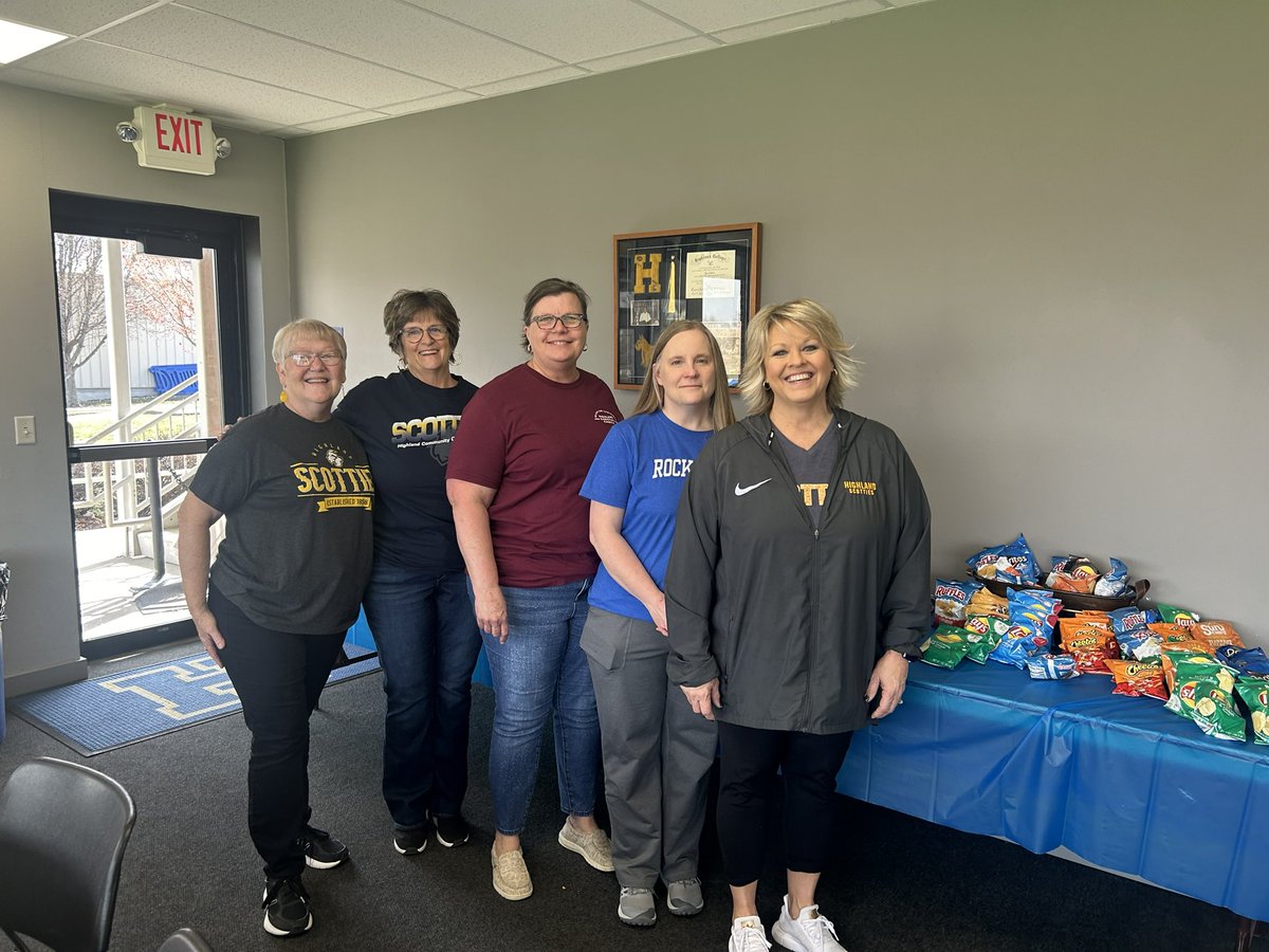 HCCscottieBSB's tweet photo. Huge thanks to Becky Gilmore, Kelly Twombly &amp; the rest of the “Bible Study Babes” for feeding our guys lunch today! https://t.co/V5WRvqdAos
