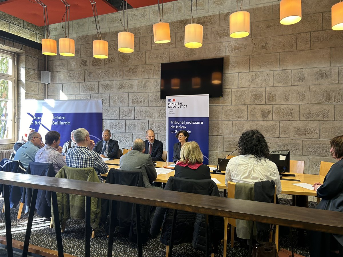 ⚖️ Tenue de la 3è session du Groupe local de traitement de la délinquance #stupefiants en présence de <a href="/Prefet19/">Préfet de la Corrèze</a> 
➡️ Poursuite de la dynamique pluri partenariale engagée
➡️ Association de nouveaux partenaires institutionnels dans la lutte contre le trafic