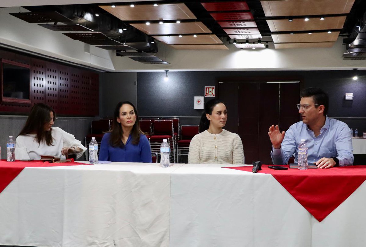 AdrianCamouL's tweet photo. El Centro del Trabajador de la Construcción, (CTC), es un espacio de gran relevancia para nosotros en la CMIC Sonora, por ello, nos reunimos con las damas del voluntariado de este espacio. https://t.co/aLtoy6BGMB