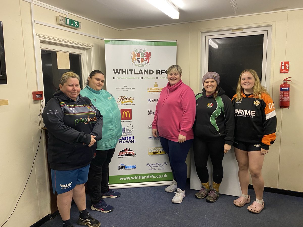 timpoole959's tweet photo. WRU Women Level 2 Course assessments last night @whitlandrfchome thanks for hosting.The under 16s girls team were coached by the coaches! Conditions not great - moral high! Congratulations ladies - job done! @WRU_Community @aledparry #getcoaching https://t.co/m7o12svcNy