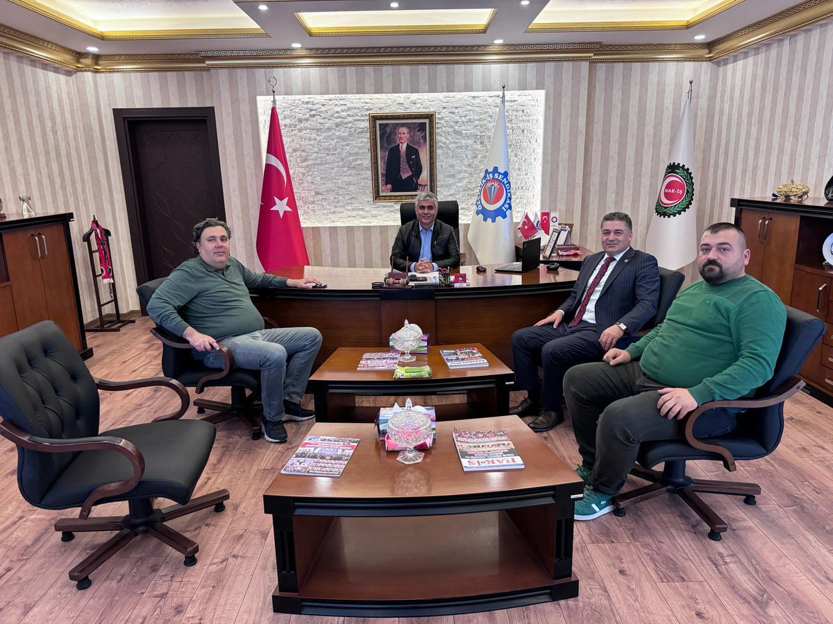MullaogluServet's tweet photo. Bugün İskenderun İlçemizde, Hatay'ımıza ve Ülkemize çok önemli değerler katan, bölgemizin çok saygın İş insanlarından olan Edip Demir Çelik Şirketi Yönetim Kurulu Başkanı sayın Mithat Ceritbinmez'i; 

İpek Reklam Şirketinin sahibi sayın Şükrü Sayılan'ı

Filmar Filtre Şirketinin sahibi sayın Cemal Saçan'ı ve fabrikasında çalışan değerli işçi kardeşlerimizi; 

CRT Metal Şirketi Yönetim Kurulu Başkanı sayın Atıf Ceritbinmez'i;

Özçelik İl Sendikası Şube Başkanı, Hak İş Konfederasyonu İl Başkanı sayın  Mehmet Güngör'ü;

Süleymaniye Mahalle Muhtarı sayın Cevat Çakır ile partimizin emektarlarından sayın Ziya Okur'u, değerli kardeşlerim sayın Av. Cihan Önal ve Emrah Demir ile birlikte ziyaret ettim. Hatay ve Ülkemiz hakkındaki görüşlerimizi paylaştık. Ufkumuzu açan değerli görüşlerini bizlerle paylaştıkları için şükranlarımı sunuyorum.

Kendileriyle verimli ve çok güzel görüşmeler yaptık.

Ziyaretimizde bizleri çok ama çok güzel bir şekilde ağırlayan çok saygın iş insanlarımıza, Özçelik İl Sendikası Başkanımıza, Sayın Muhtarımıza, parti emektarımız Ziya Okur'a ve ziyaretimde bana eşlik eden, sevgili kardeşlerim sayın Av.Cihan Önal'a ve sevgili Emrah Demir'e yürekten teşekkür ederim.