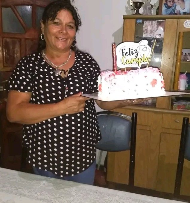 More_Balmaceda's tweet photo. lo feliz que era al festejar sus cumpleaños 🥺 https://t.co/TWVjDiUaXa