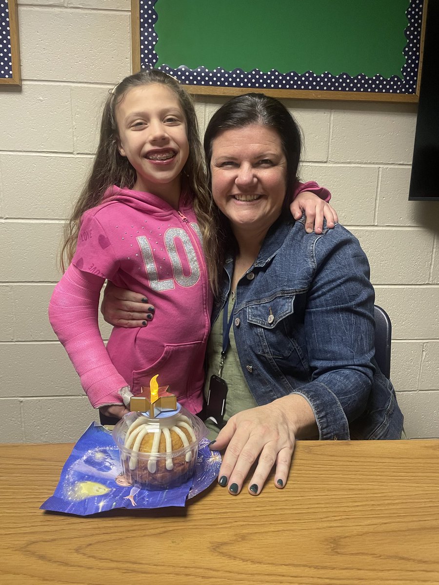 Thank you Chloe for the sweet treat on my birthday! 🥳 ⁦<a href="/GWSquareElem/">Gwynedd Square Elementary</a>⁩