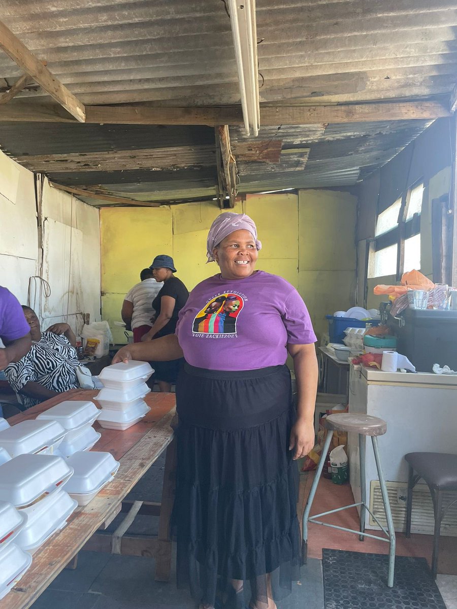 Zackie2024's tweet photo. This is Sis’ Nomisile❤️
A community leader in Gugulethu, and a supporter and organiser for the #Zackie2024 campaign. Today we celebrated the opening of her new community kitchen!
#BuildOurCommunities https://t.co/a2wsFAogs2