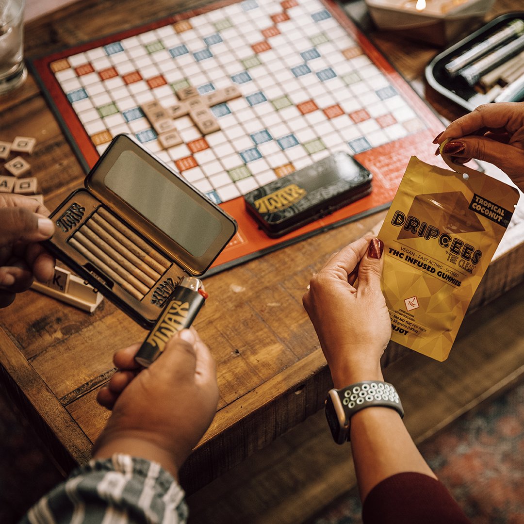 TheClearBrands's tweet image. Game night is always better with some "enhancement" 😉 Twax and The Clear gummies are perfect for sharing with friends so you can all elevate your game. 🎲 #theclear #theclearbrands #twax