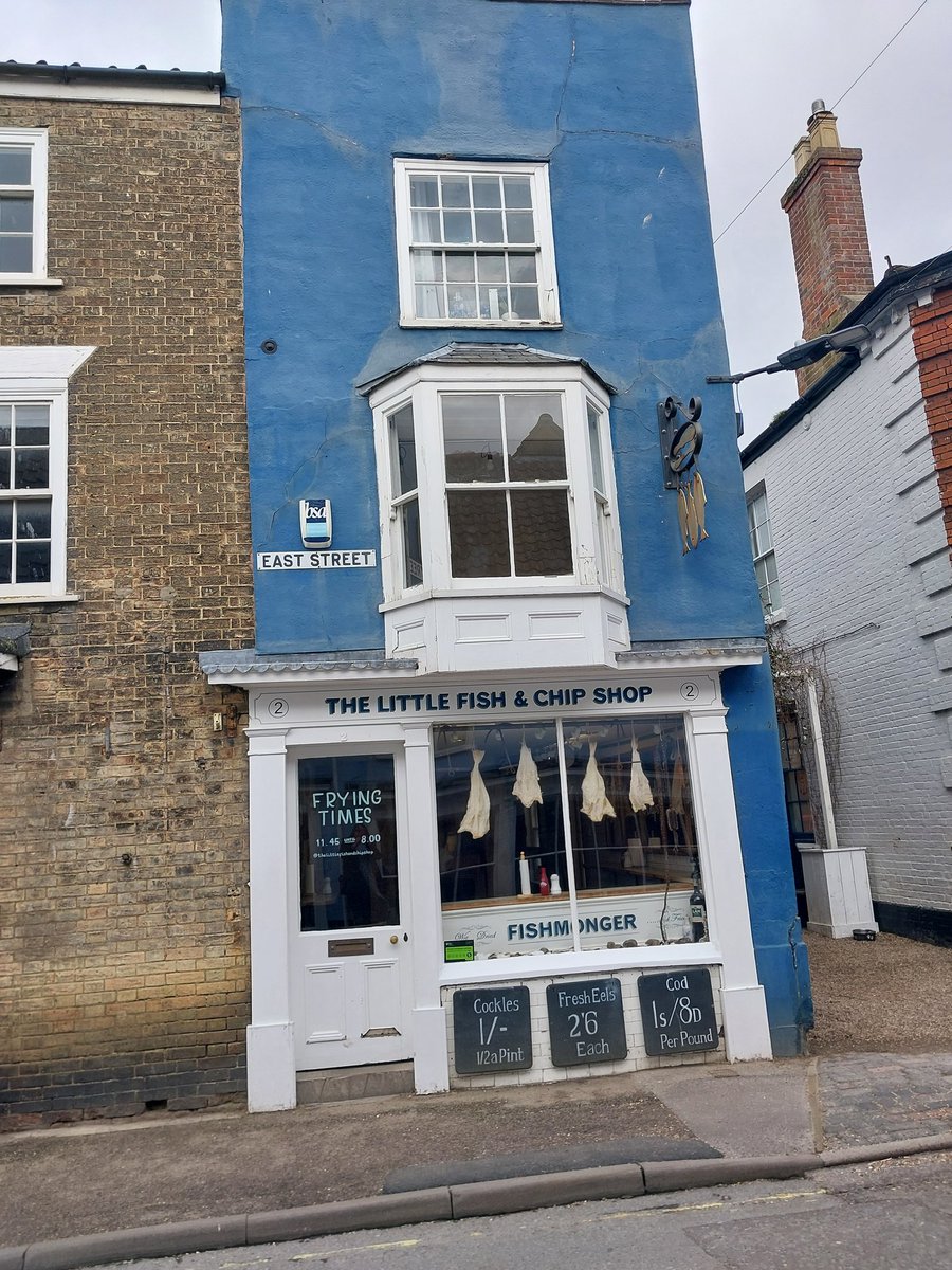 c_dolman's tweet photo. Lovely afternoon lunch, coffee and shopping in beautiful southwold with my dear friend #Gillbracey https://t.co/gOC04eba6i