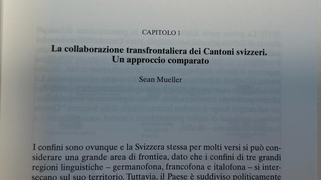 TheSubRise's tweet photo. .@seanstmllr illustra:

🔵come i vari Cantoni instaurano relazioni transfrontaliere coi loro vicini. La cooperazione fra Ticino e Italia risulta essere la meno sviluppata

🔵le conseguenze del limitato riconoscimento in🇨🇭 delle regioni di frontiera sul piano istituzionale

2/3 https://t.co/FI3HgOxlII