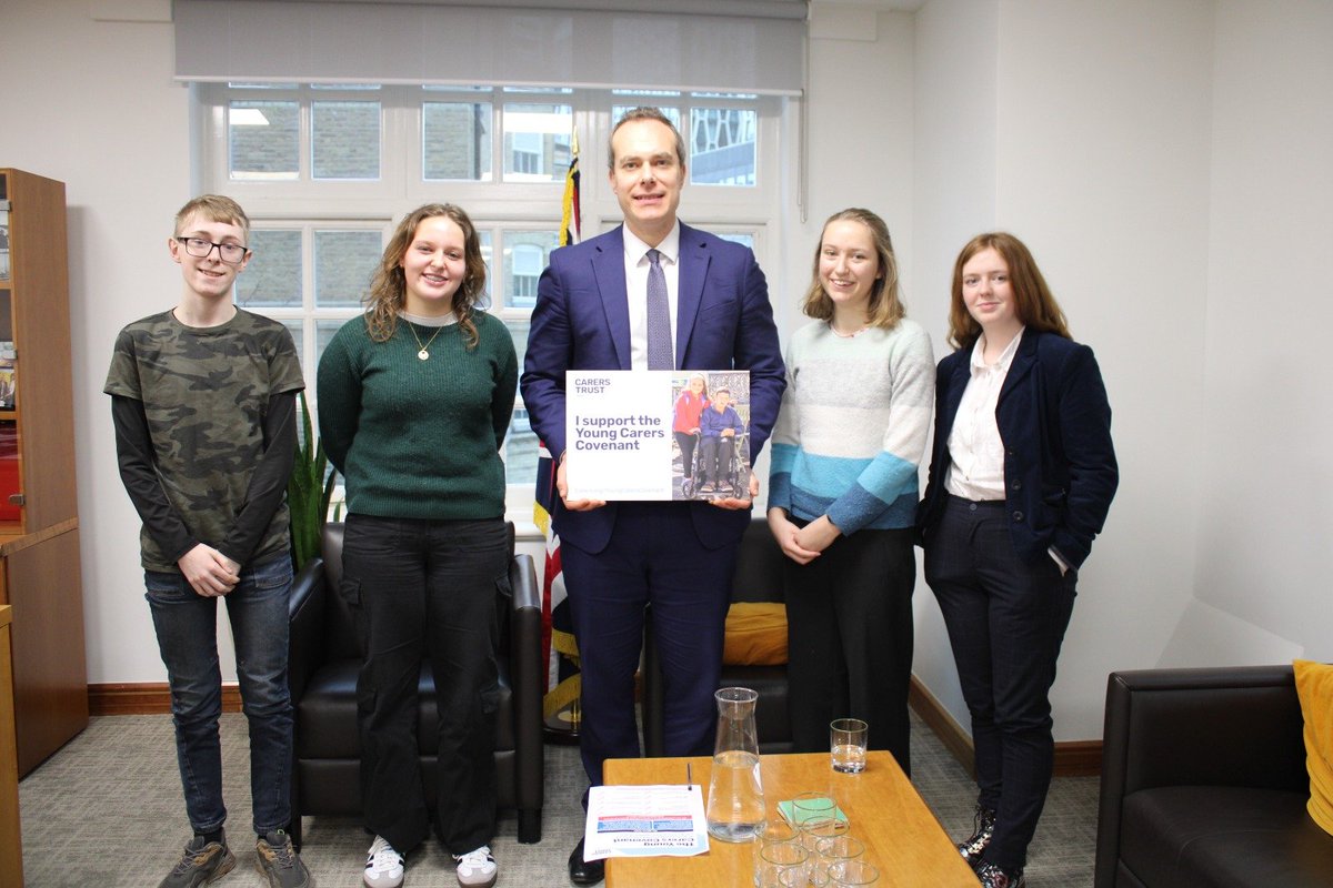 Delighted to meet young carers this morning as part of #YoungCarersActionDay - and show my support for the Young Carers Covenant @CarersTrust.