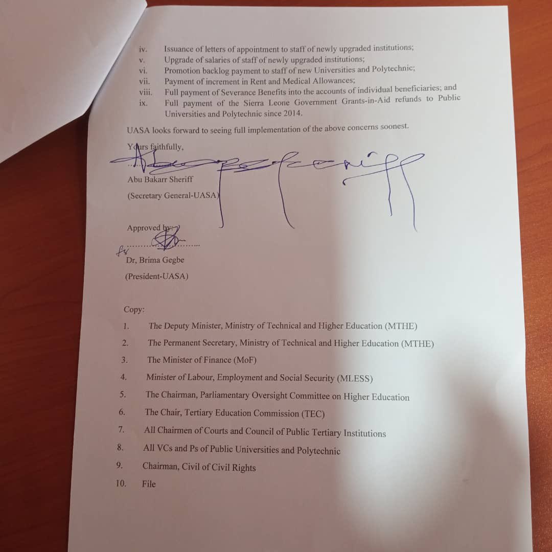 Kobinah1's tweet photo. Breaking News! University strike action called off, the University of #SierraLeone Court has been reconstituted as matriculation, exams and graduation set to go ahead as scheduled. Classes resume tomorrow. #SaloneAboveAllElse @WurieHaja @MoiceComm

#copy https://t.co/WjUUzuV0KR