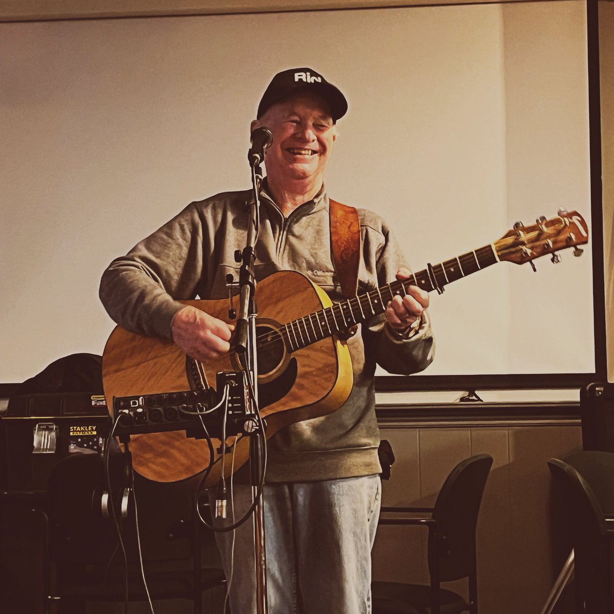 uwogradclub's tweet photo. Rick McGhie takes the stage tonight at 7! 🎶 #gradlifewesternu https://t.co/mwotDr0XuB