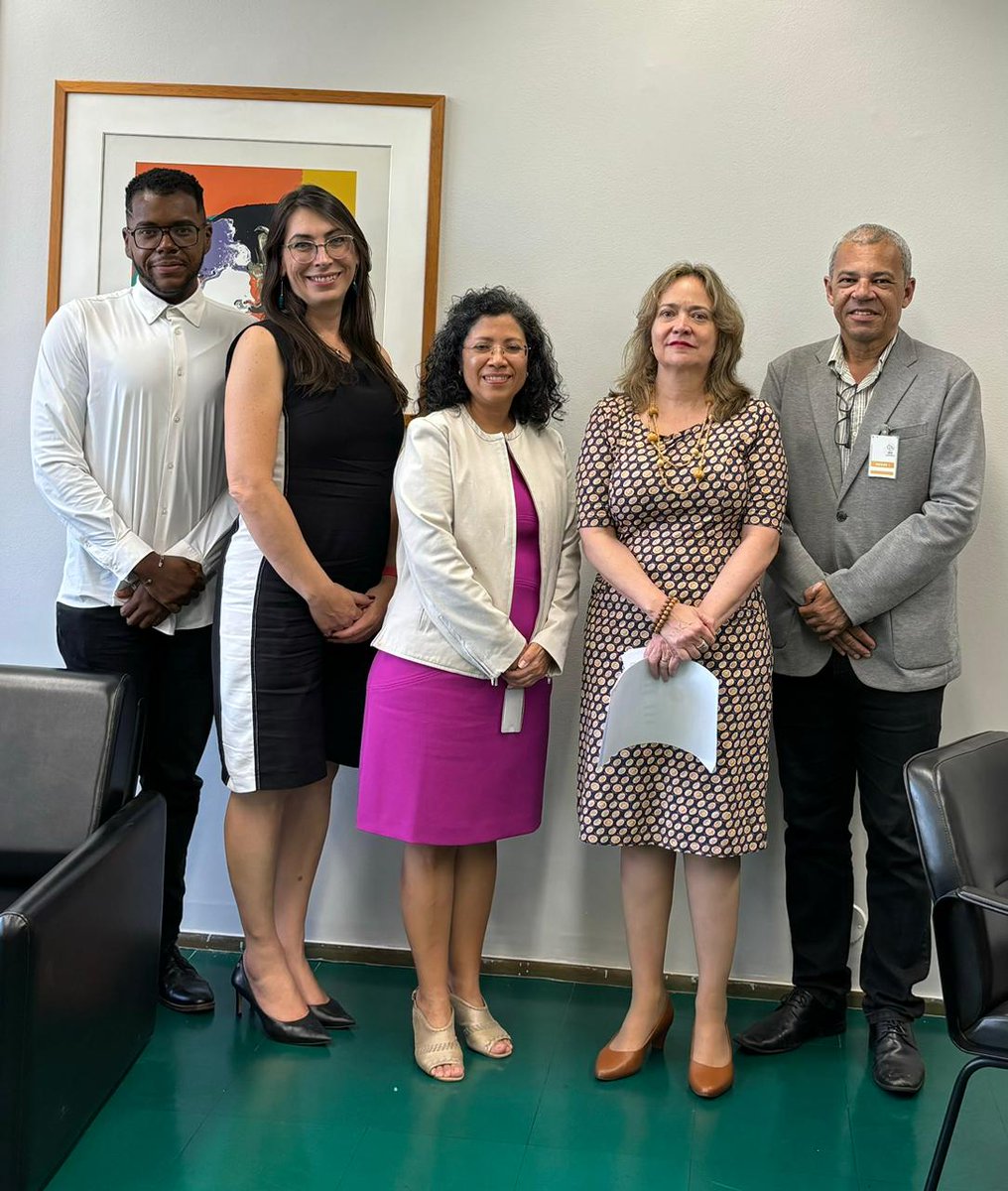 A equipe do UNAIDS teve uma reunião inspiradora com a ministra Claudia de Angelo Barbosa, diretora do Departamento de Direitos Humanos e Temas Sociais do Ministério das Relações Exteriores. Entre os tópicos, o papel fundamental dos direitos humanos na resposta ao HIV/AIDS.