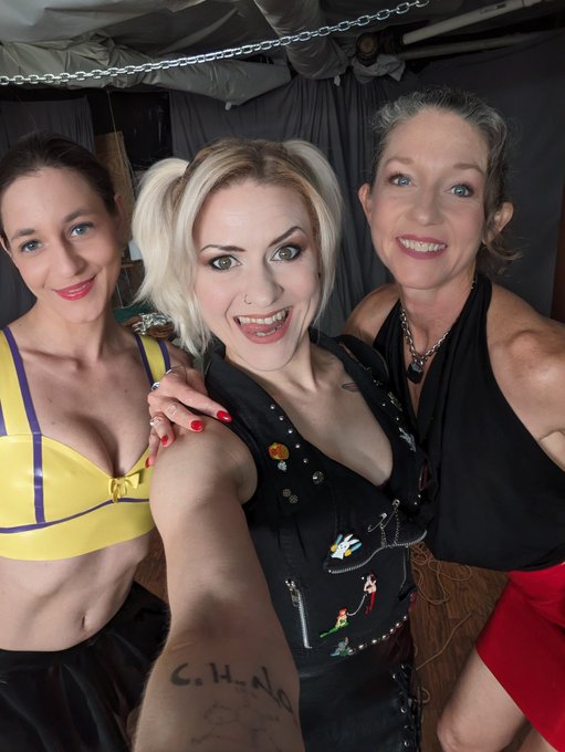 Can't wait for the next wrestle match with these two lovely ladies again! @Trixie_E11 and @PortiaEverly<a href="/tag/clip"class="tags"><span>#clip</span></a>